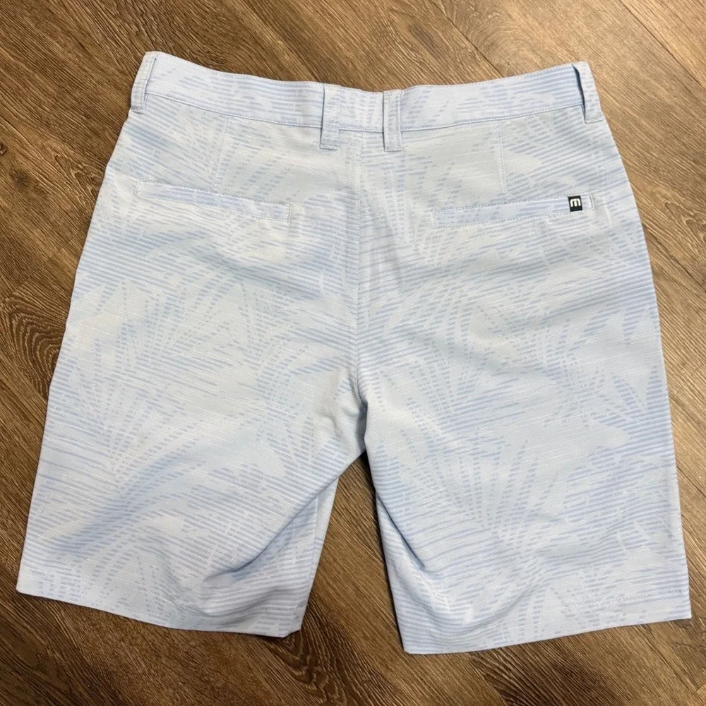 TravisMathew Mens Blue Palm Leaf Stripe Performance Golf Shorts Size 32 9 Inseam